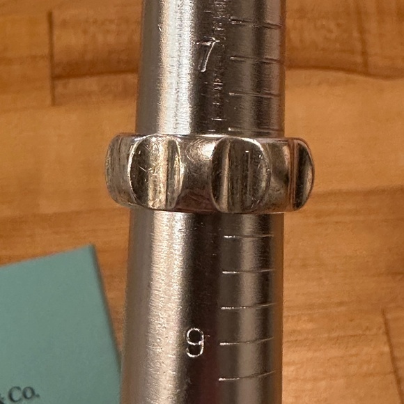 VTG Tiffany & Co. Paloma Picasso Groove sterling silver ring size 7.75. - Picture 7 of 7